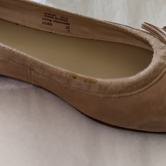 Flats with low heel. Faux-suede. NWOT. Sm blemishes at heel - reflected in price - Picture 3 of 8